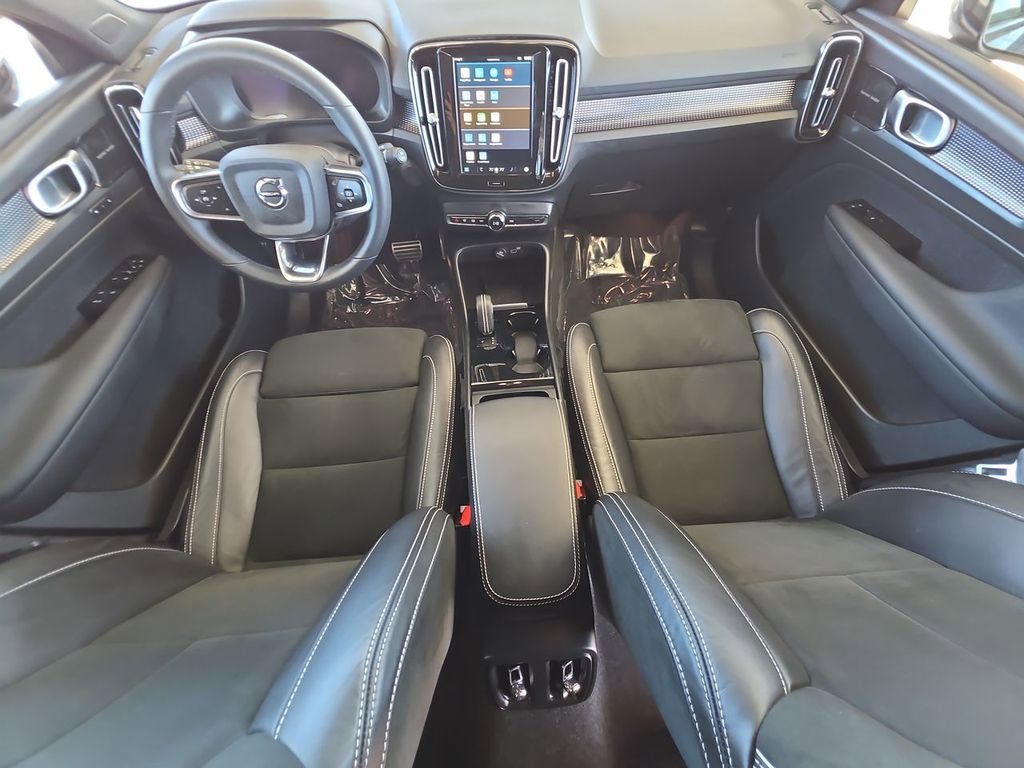 Used 2022 Volvo XC40 P8 Recharge Plus image 20
