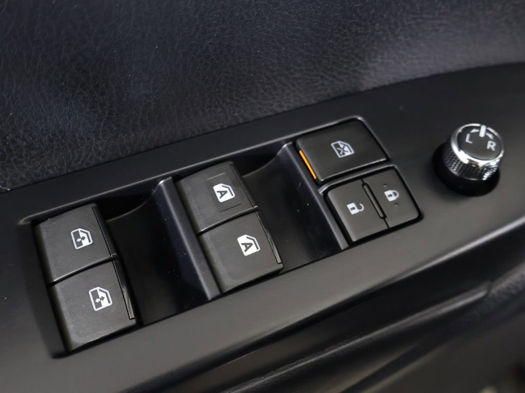Used 2019 Toyota Highlander XLE AWD/4WD image 43