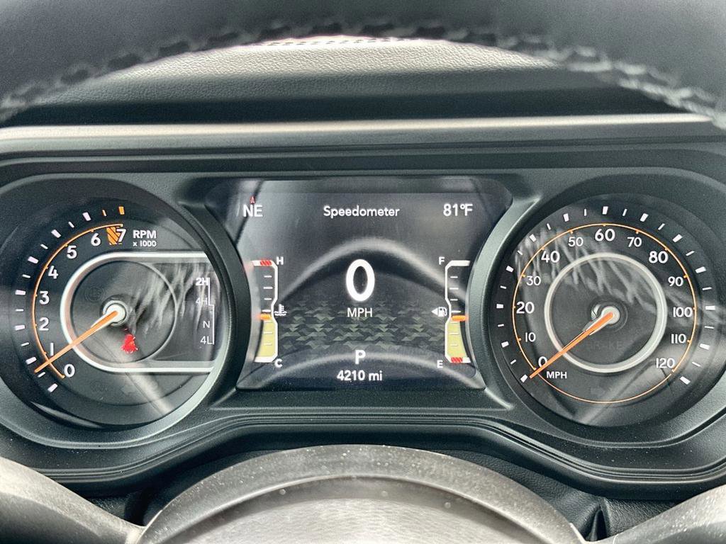 Certified 2025 Jeep Gladiator Mojave AWD/4WD image 24