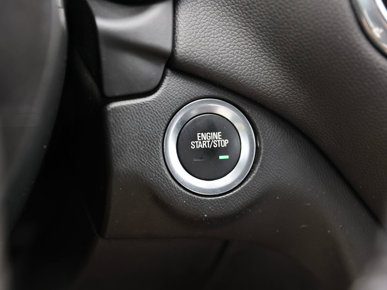 Used 2020 Chevrolet Equinox LT image 33