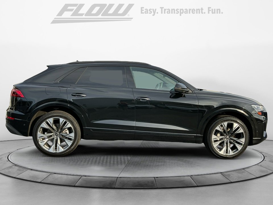 Used 2025 Audi Q8 Premium image 7