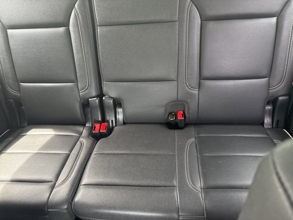 Used 2025 Chevrolet Suburban Premier RWD image 25