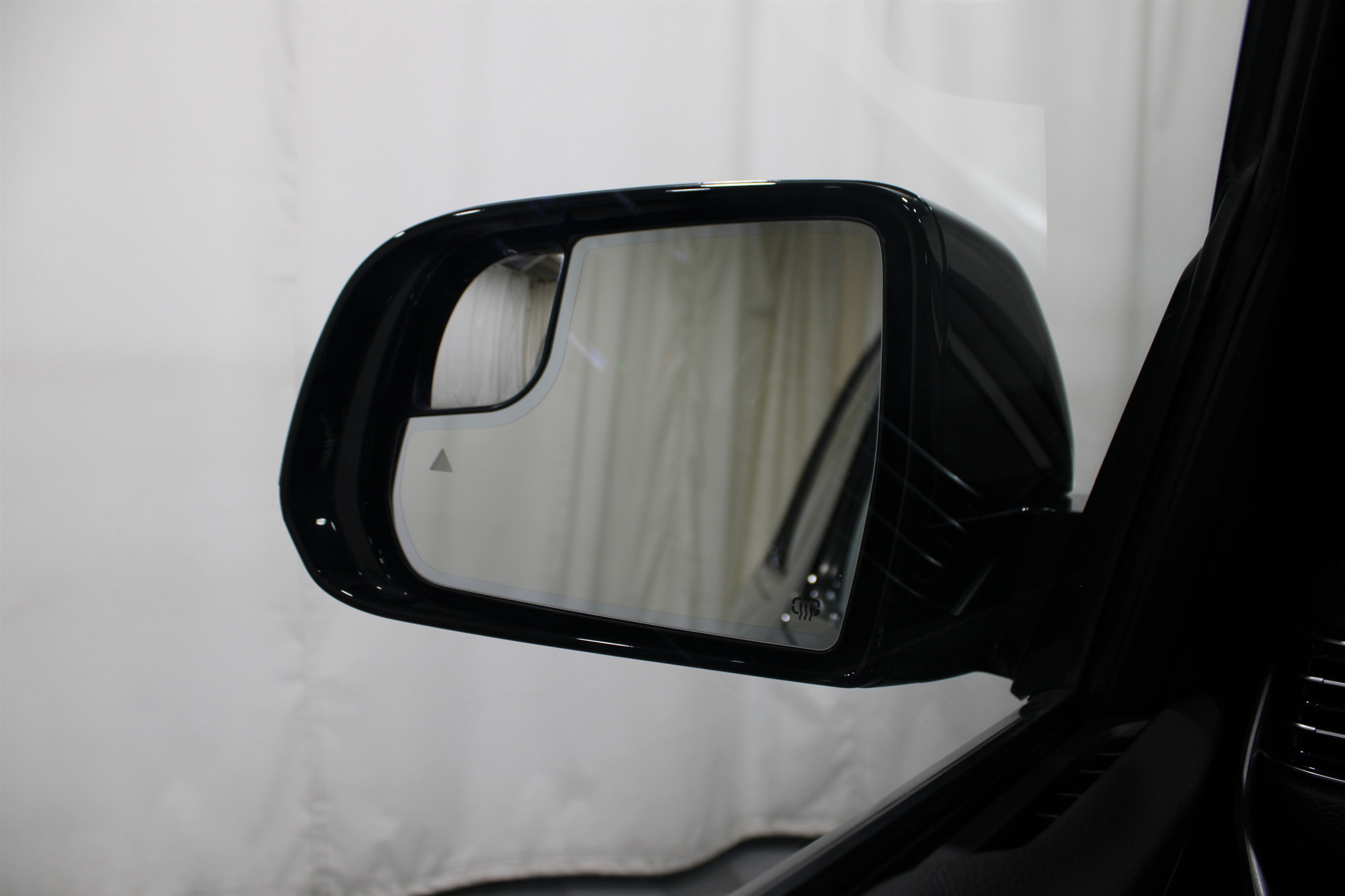 Used 2024 Jeep Wagoneer 4WD w/ Premium Group I image 14