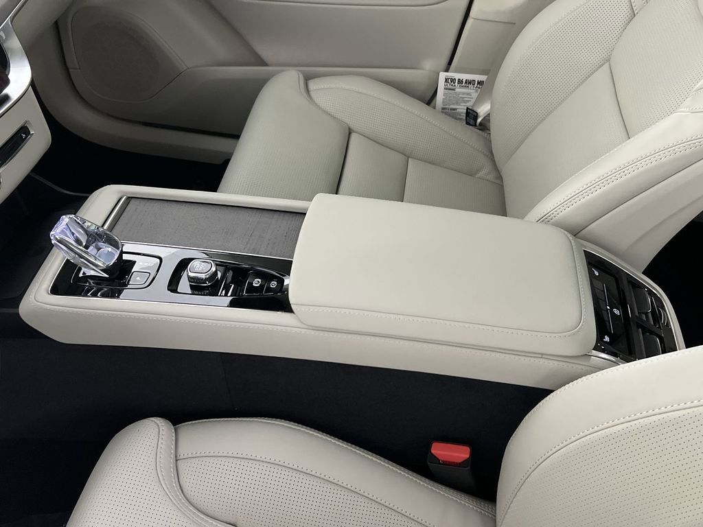New 2026 Volvo XC90 B6 Ultra w/ Lounge Package image 20