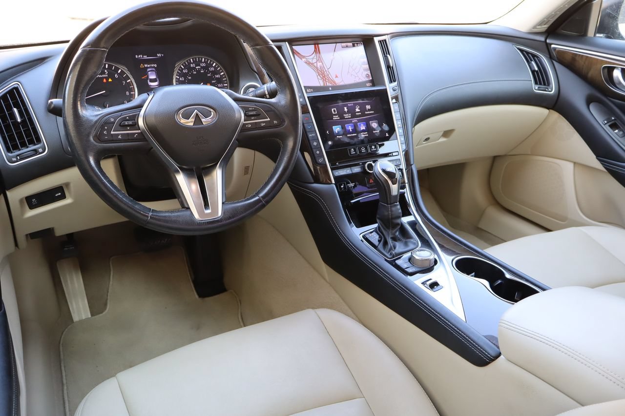 Used 2018 INFINITI Q50 Luxe w/ Essential Package (3.0T Luxe) RWD image 5