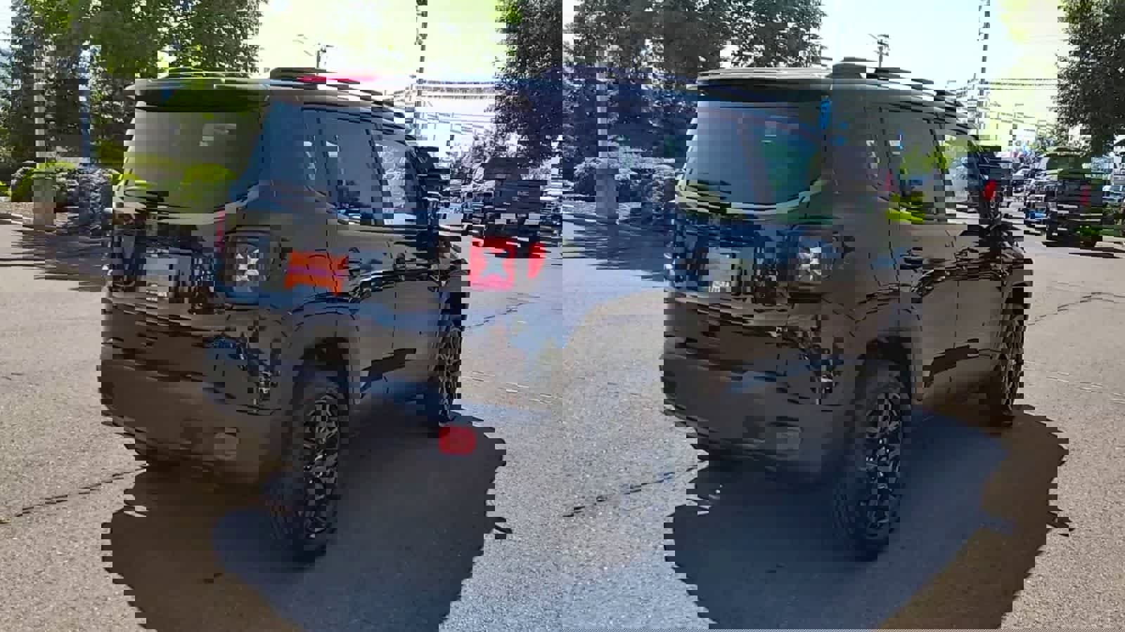 Used 2023 Jeep Renegade Altitude w/ Convenience Group I AWD/4WD image 8