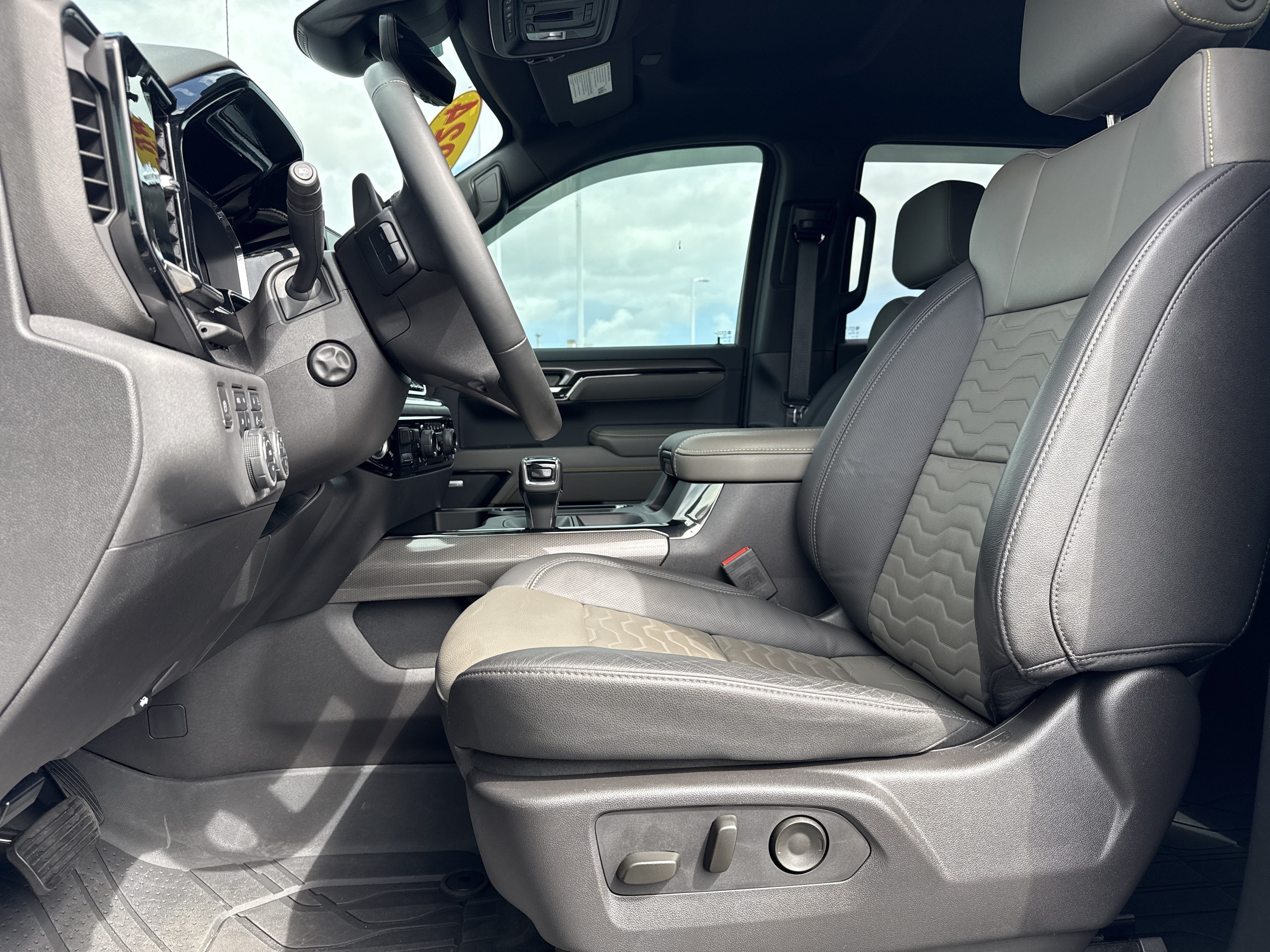 Used 2024 Chevrolet Silverado 1500 ZR2 w/ Technology Package AWD/4WD image 16