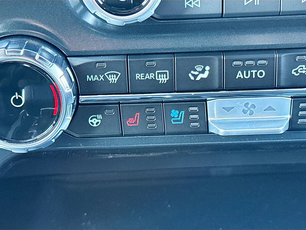 New 2025 Ford F150 Lariat w/ Equipment Group 502A High image 37