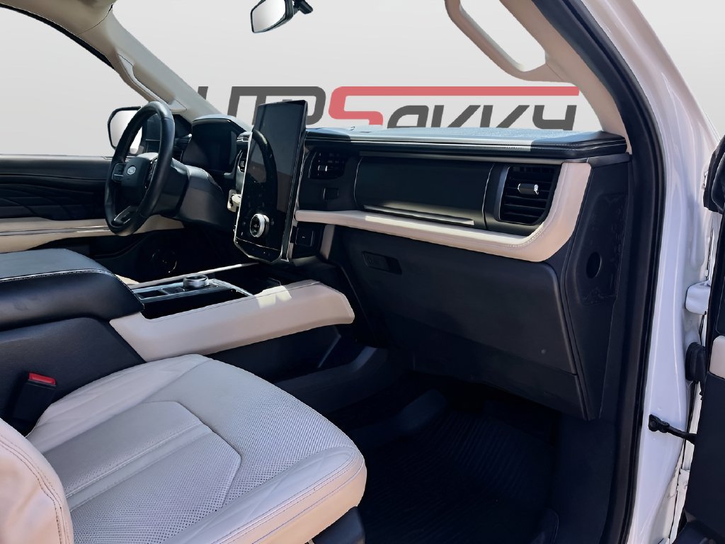 Used 2024 Ford Expedition Platinum RWD image 33