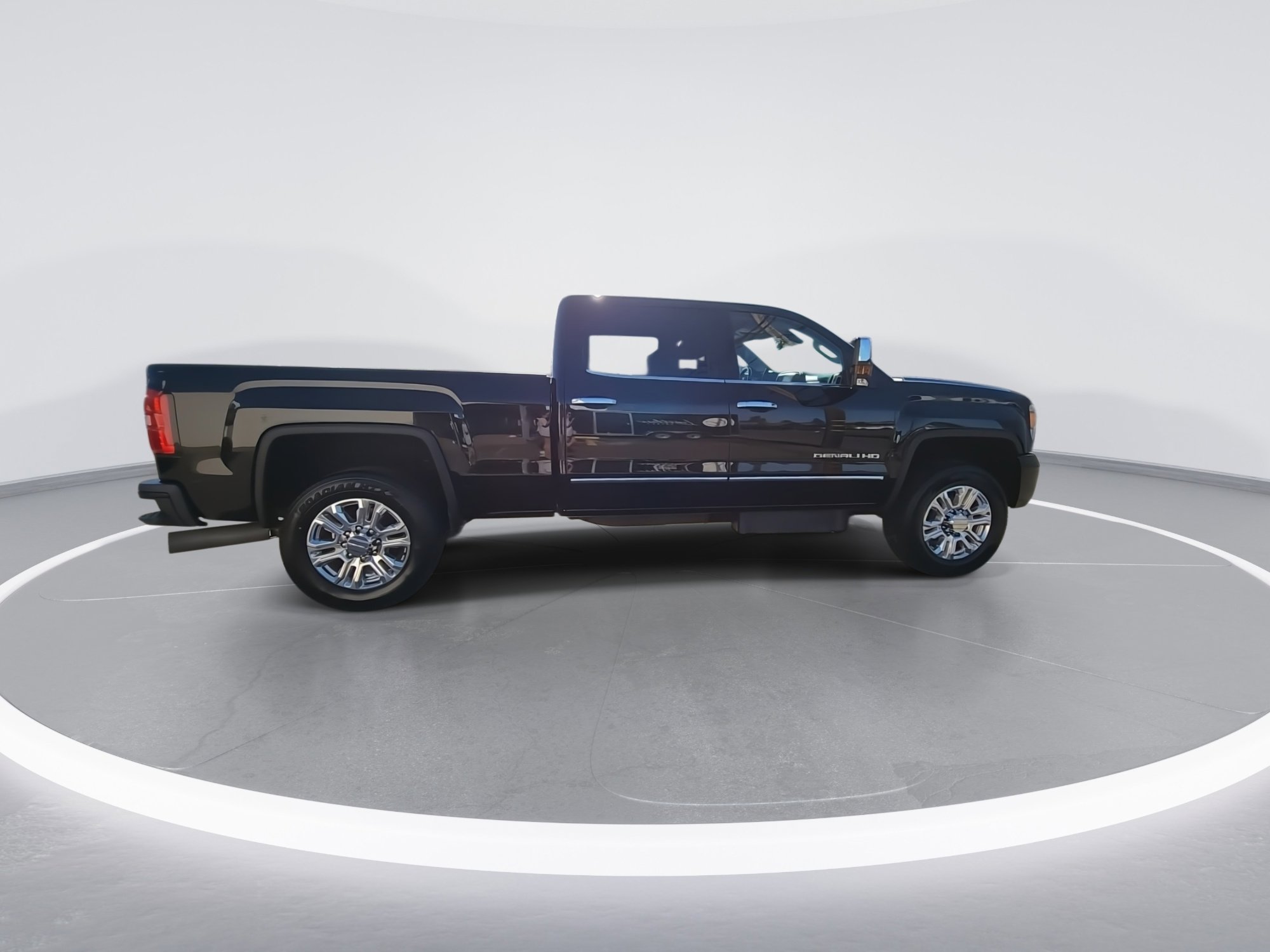 Used 2015 GMC Sierra 2500 Denali w/ Duramax Plus Package AWD/4WD image 6