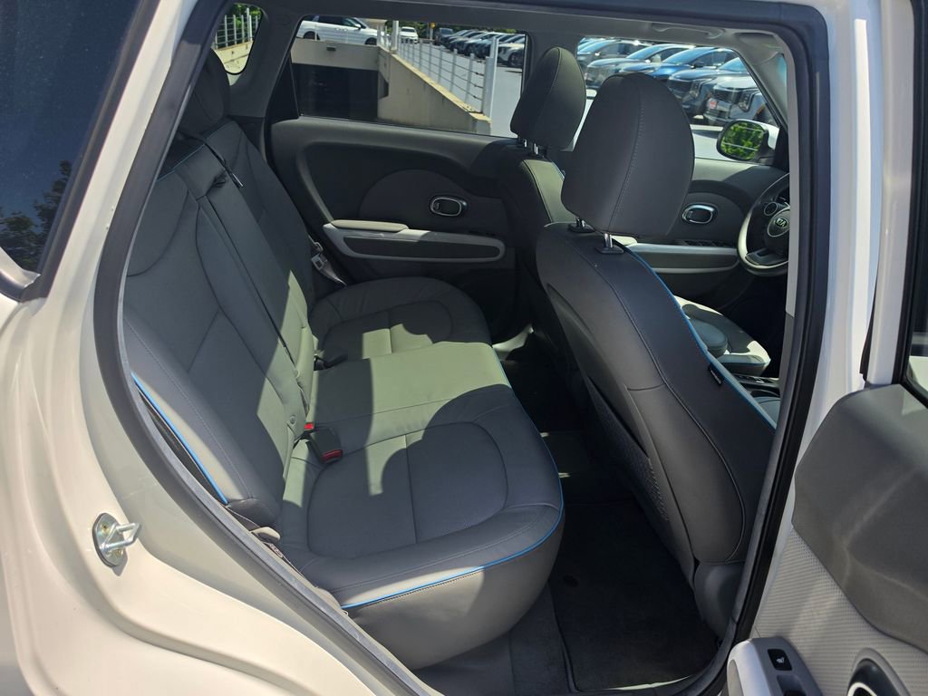 Used 2018 Kia Soul EV + w/ Sun & Fun Package FWD image 13