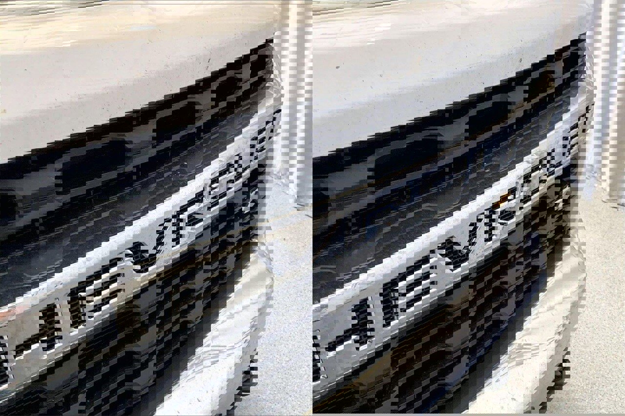 Used 2023 Chevrolet Silverado 2500 LT w/ Snow Plow Prep/Camper Package image 7