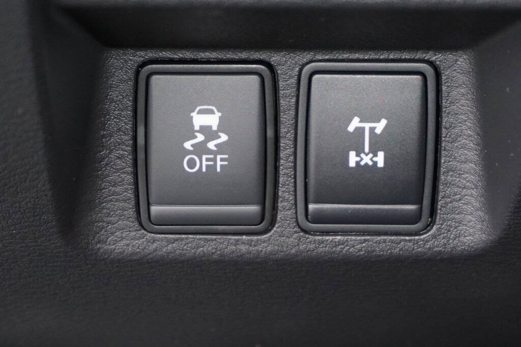 New 2025 Nissan Frontier PRO-4X AWD/4WD image 27