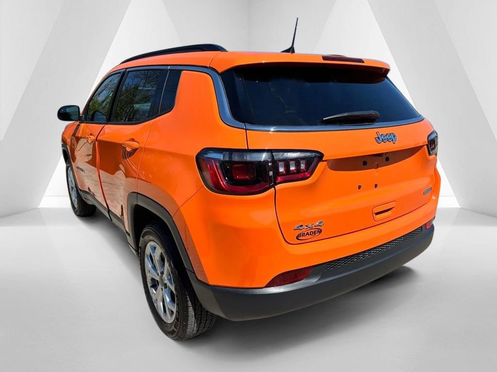 Used 2026 Jeep Compass Latitude image 5