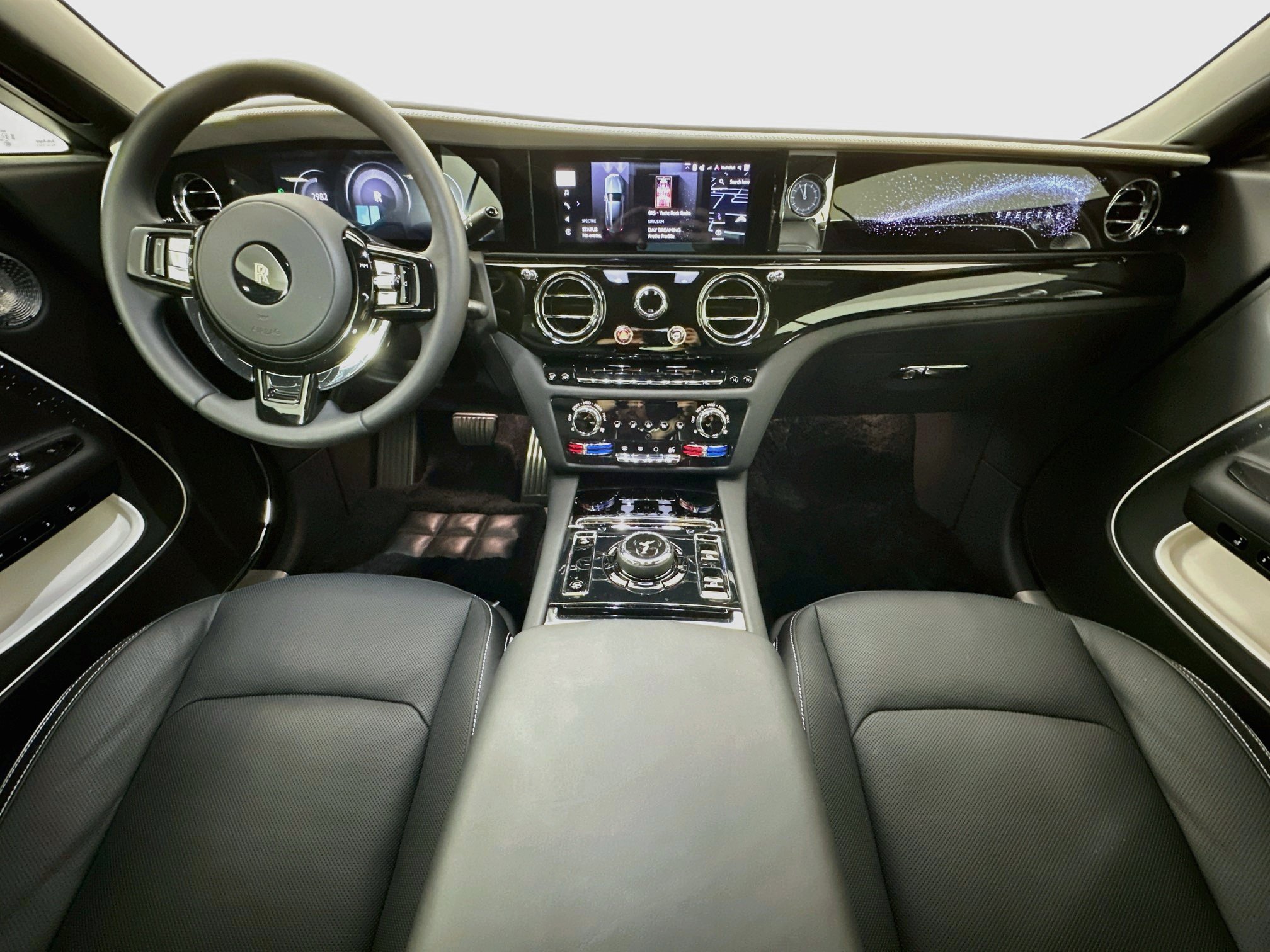 Used 2024 Rolls-Royce Spectre w/ Spectre Launch Package AWD/4WD image 4