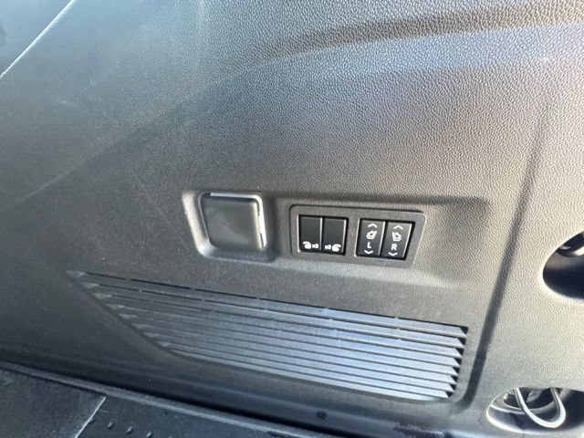 Used 2024 Chevrolet Suburban RST w/ Luxury Package AWD/4WD image 30
