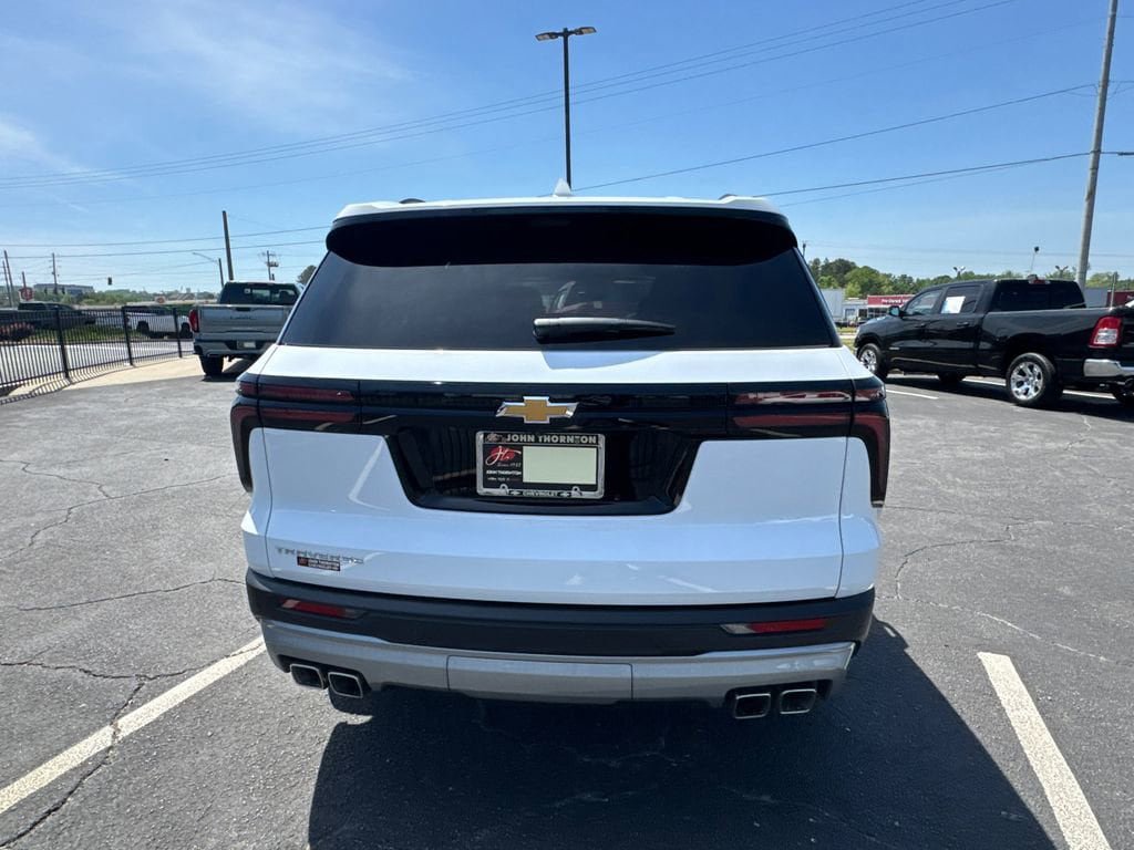 New 2026 Chevrolet Traverse LT w/ Driver Confidence Package FWD image 7