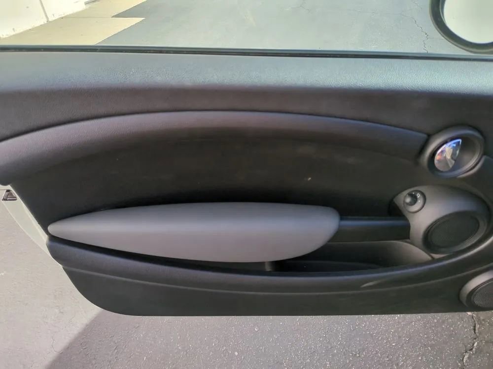 Used 2010 MINI Cooper Convertible image 15