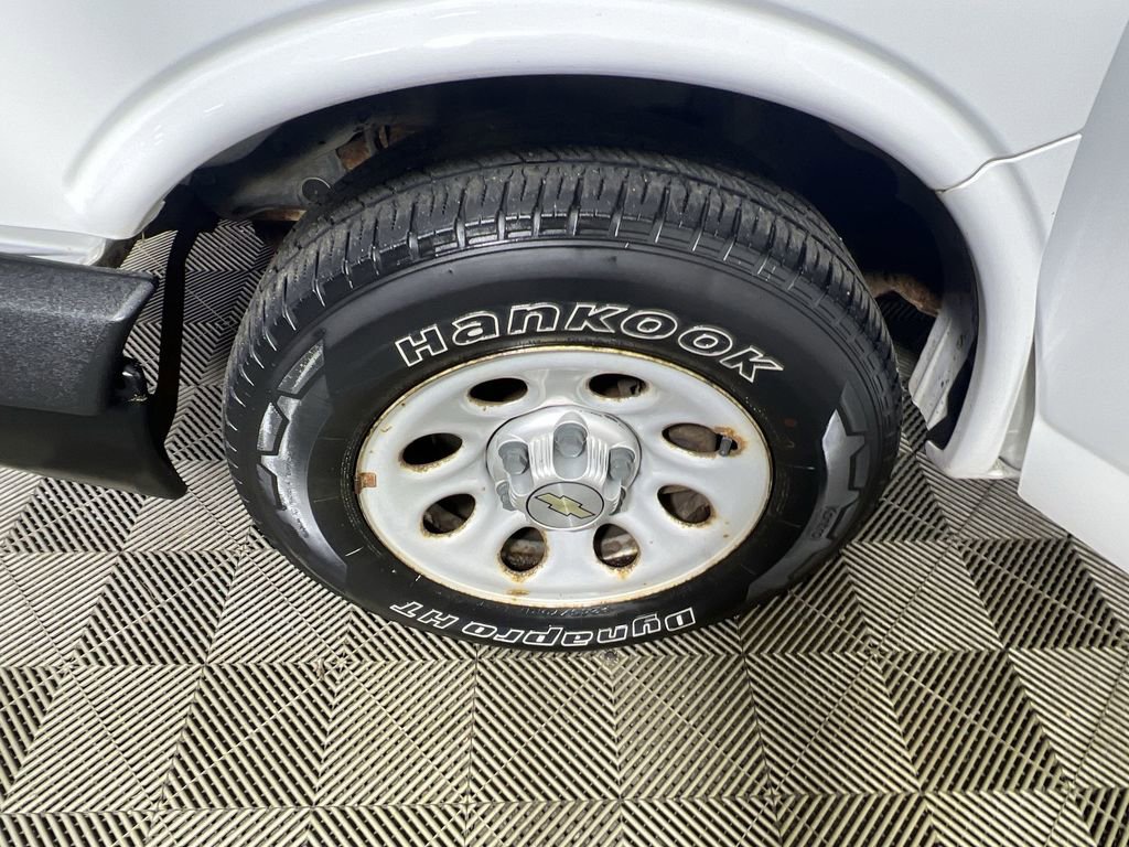 Used 2012 Chevrolet Express 1500 image 28