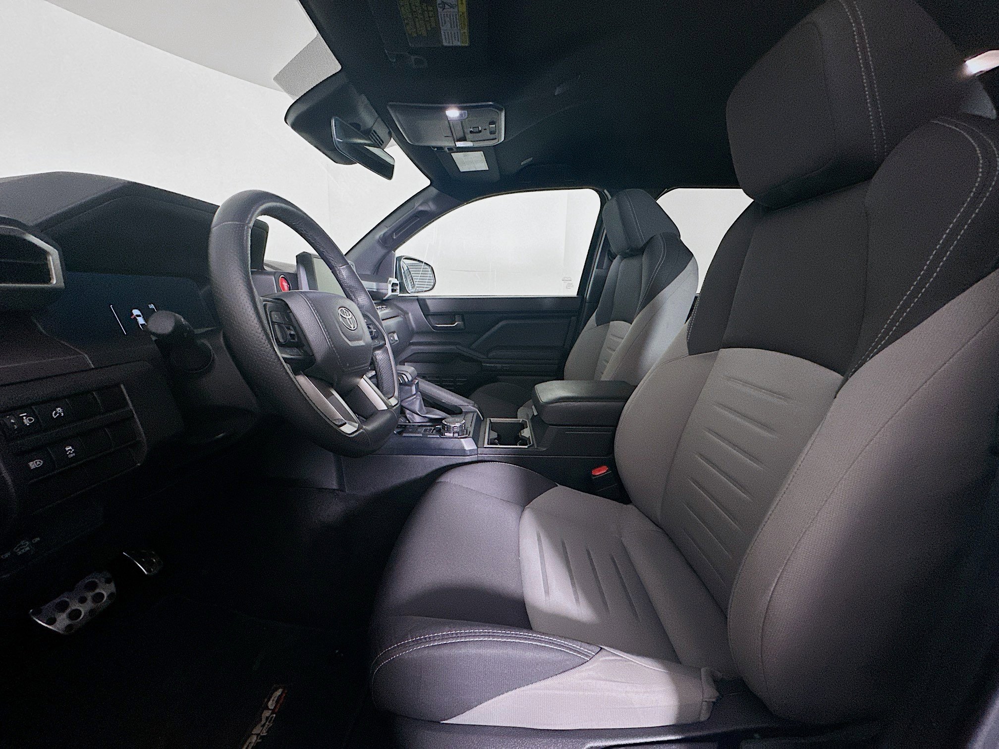 Used 2025 Toyota Tacoma TRD Sport image 13