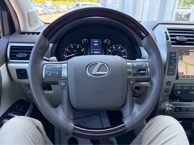 Used 2018 Lexus GX 460 Premium w/ Premium Package AWD/4WD image 19