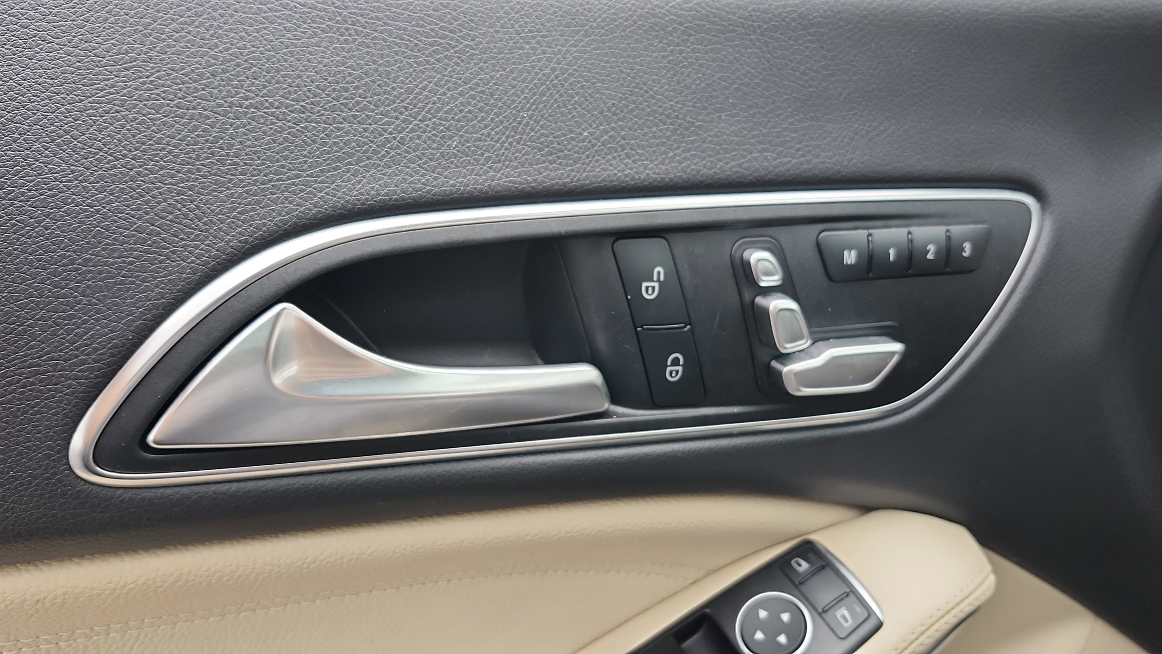 Used 2018 Mercedes-Benz CLA 250 image 12