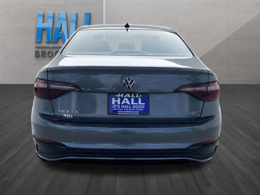 Used 2024 Volkswagen Jetta SE FWD image 4