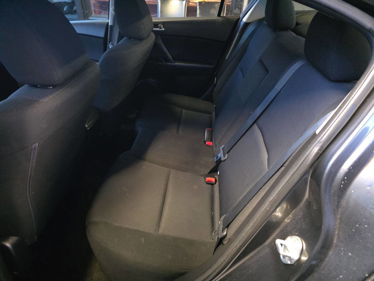 Used 2010 MAZDA MAZDA3 i Touring image 9