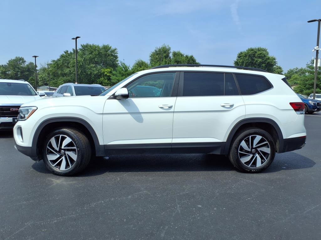 Used 2025 Volkswagen Atlas SE image 32