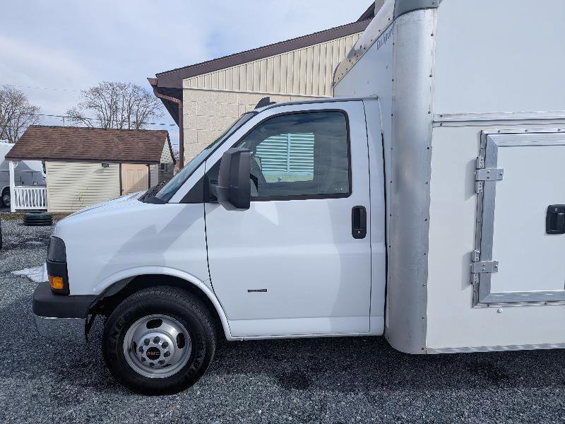 Used 2022 GMC Savana 3500 w/ Power Convenience Package image 2