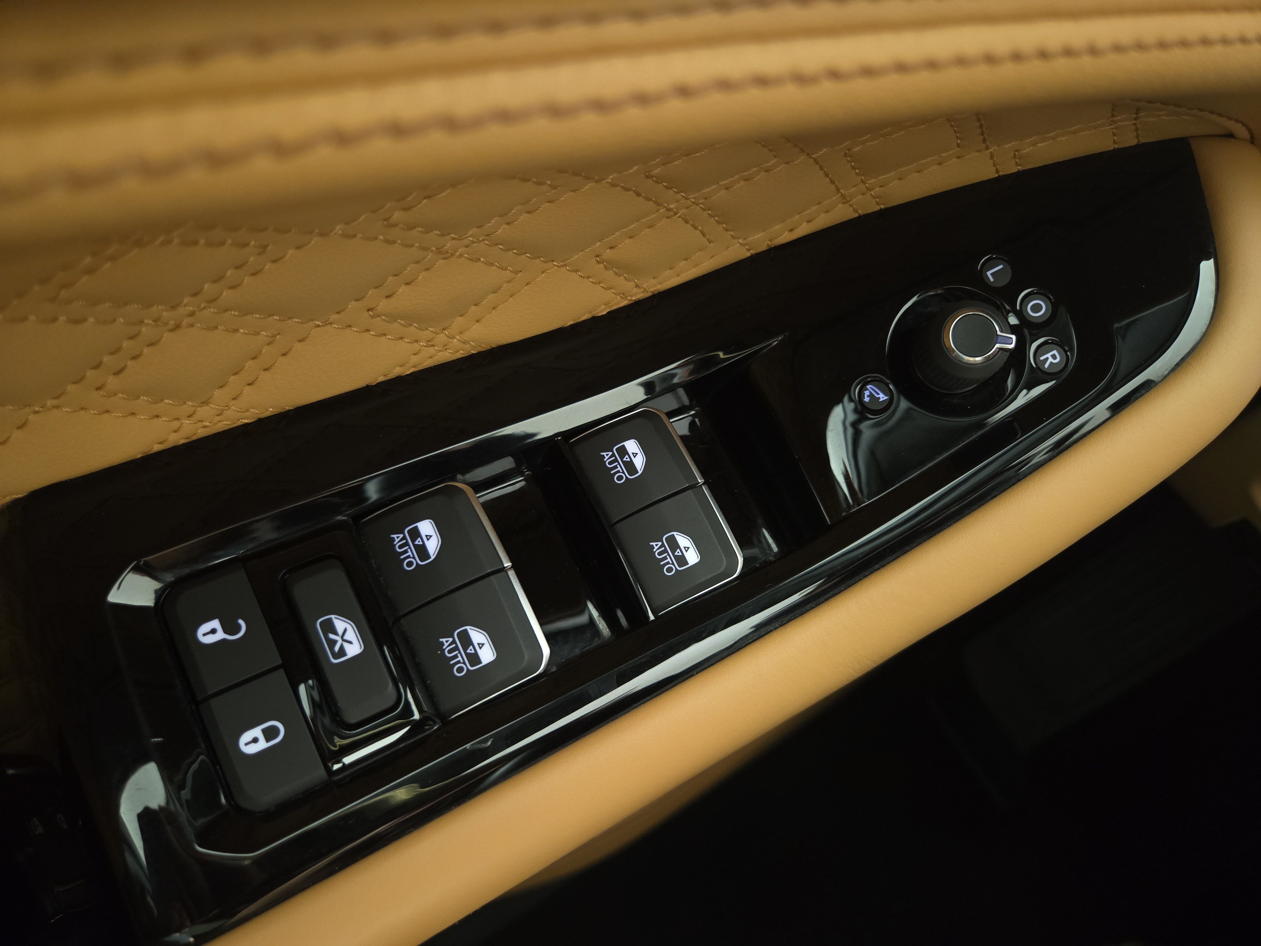 Certified 2023 Jeep Grand Cherokee Summit AWD/4WD image 28