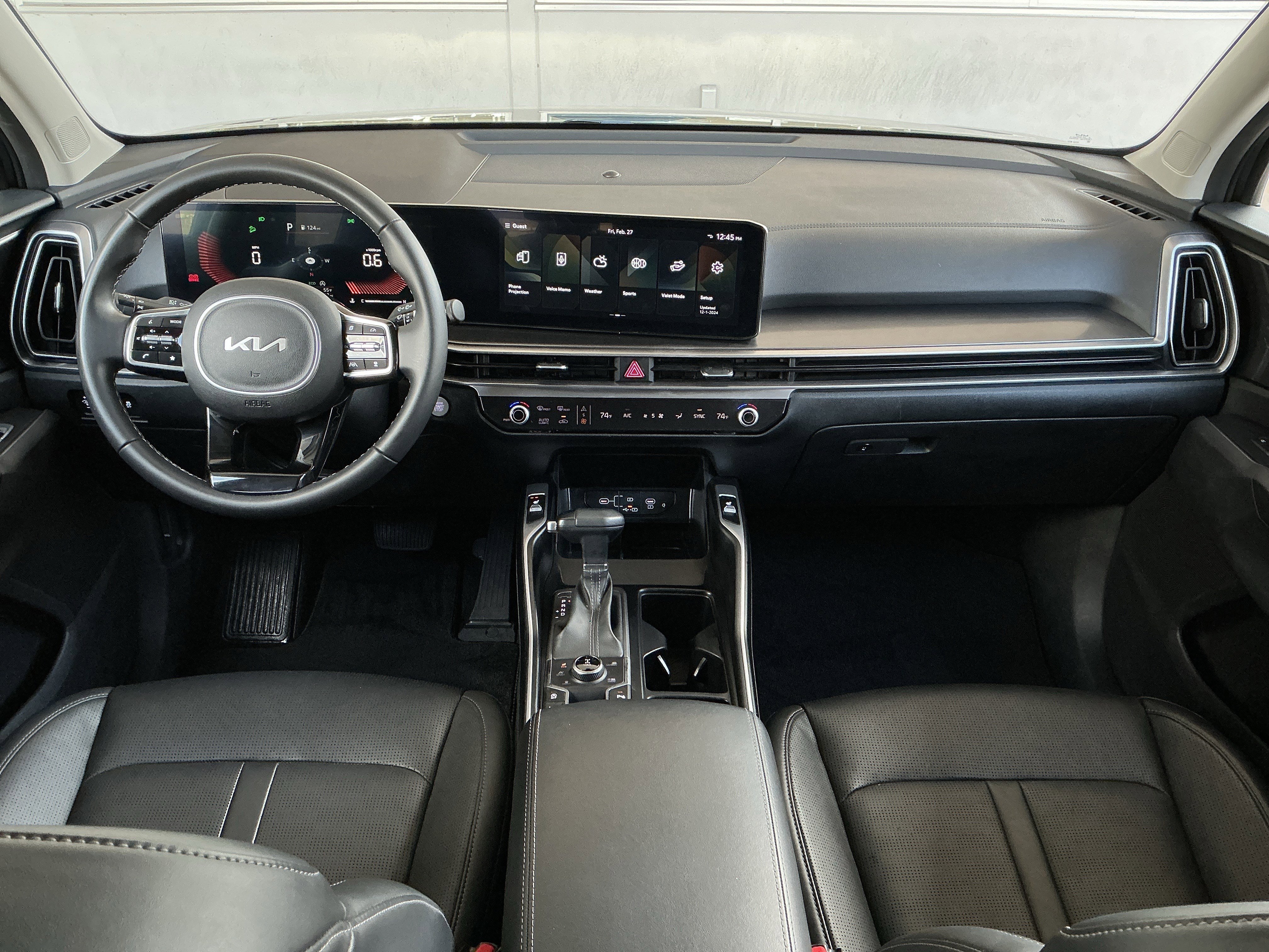 Used 2024 Kia Sorento S image 4