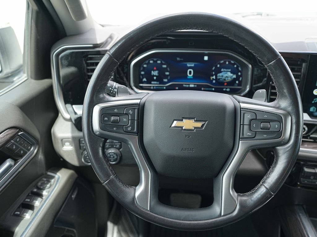 Used 2022 Chevrolet Silverado 1500 LTZ AWD/4WD image 34