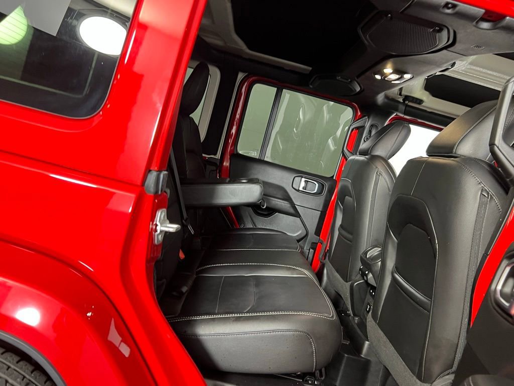 Used 2022 Jeep Wrangler Unlimited Sahara w/ Cold Weather Group image 30