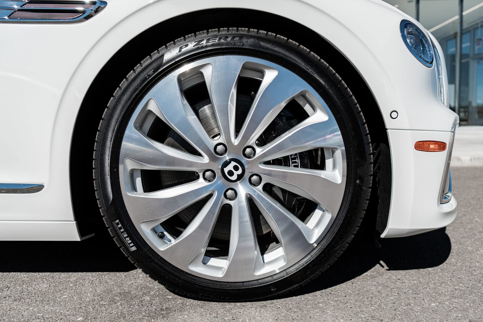 New 2026 Bentley Flying Spur Plug-In Hybrid AWD/4WD image 16