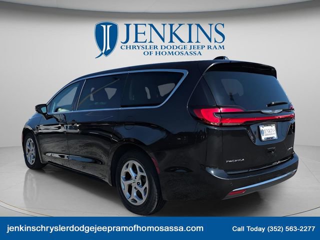 Used 2024 Chrysler Pacifica Limited image 4