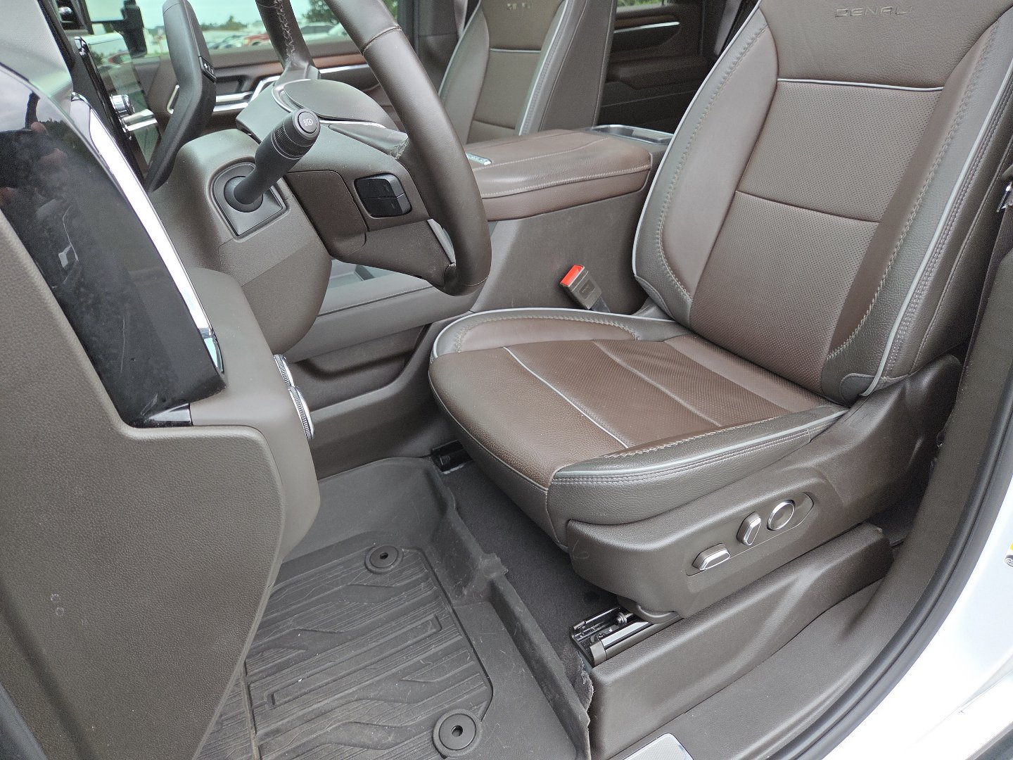 Used 2024 GMC Sierra 2500 Denali w/ Denali Reserve Package AWD/4WD image 29