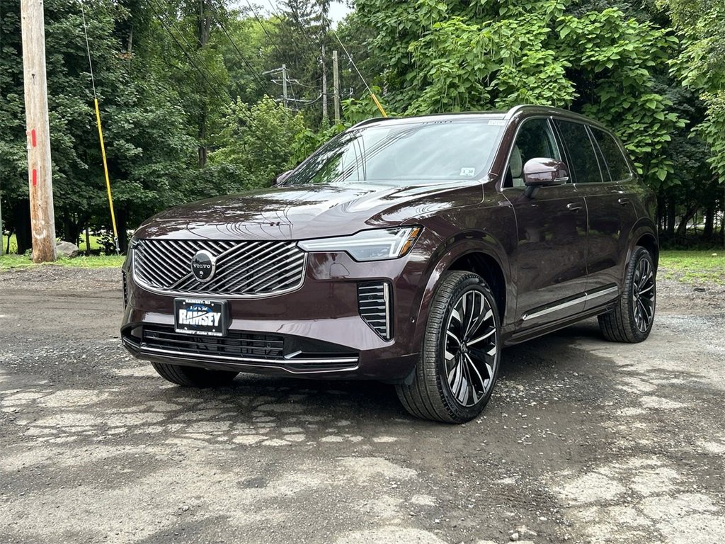 New 2025 Volvo XC90 B6 Plus w/ Protection Package Premier