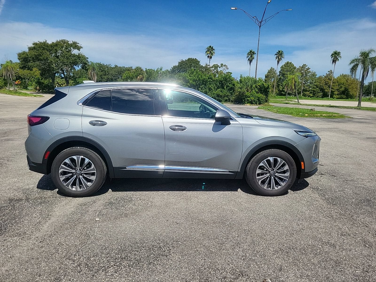 Used 2025 Buick Envision Preferred AWD/4WD image 5