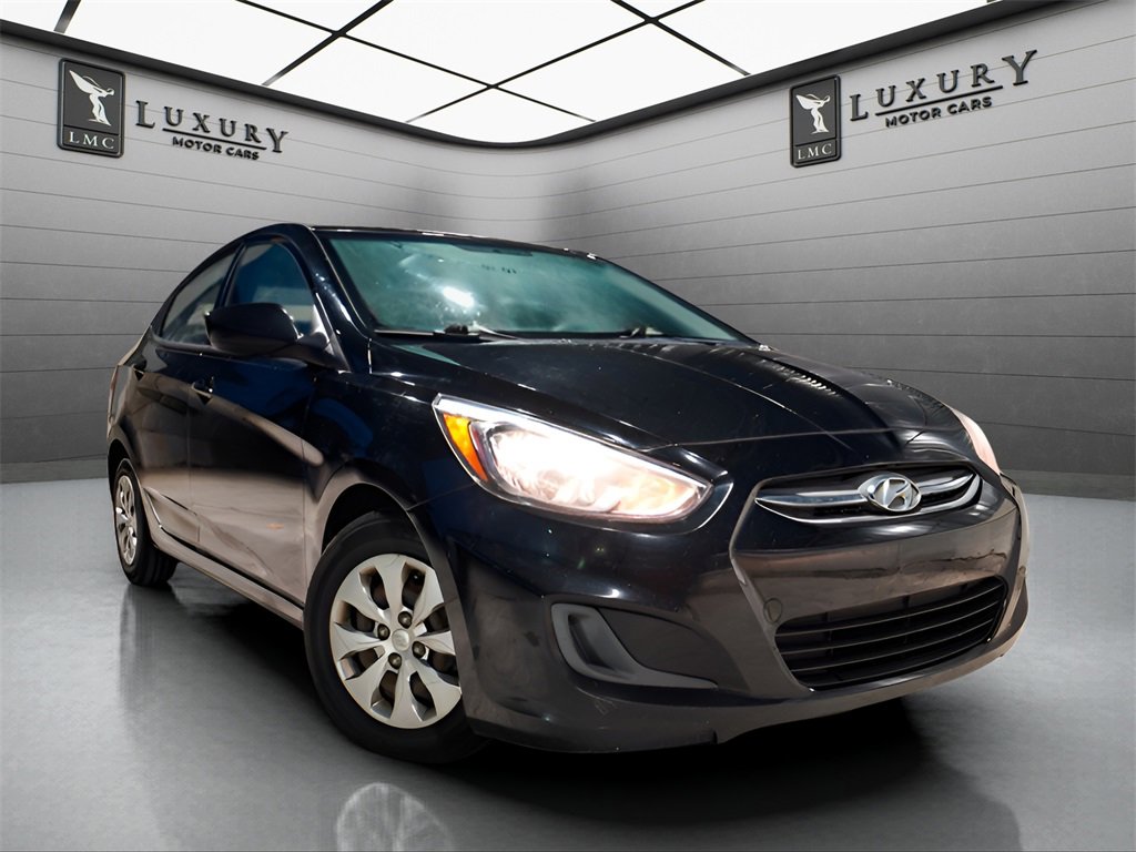 Used 2017 Hyundai Accent SE image 1