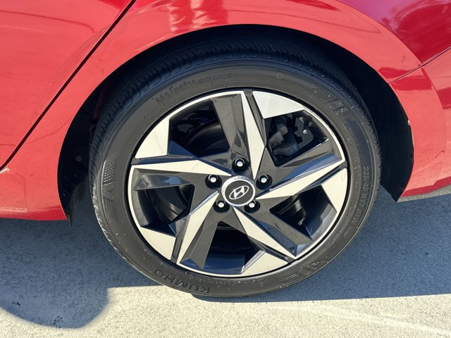 Used 2021 Hyundai Elantra Limited image 24