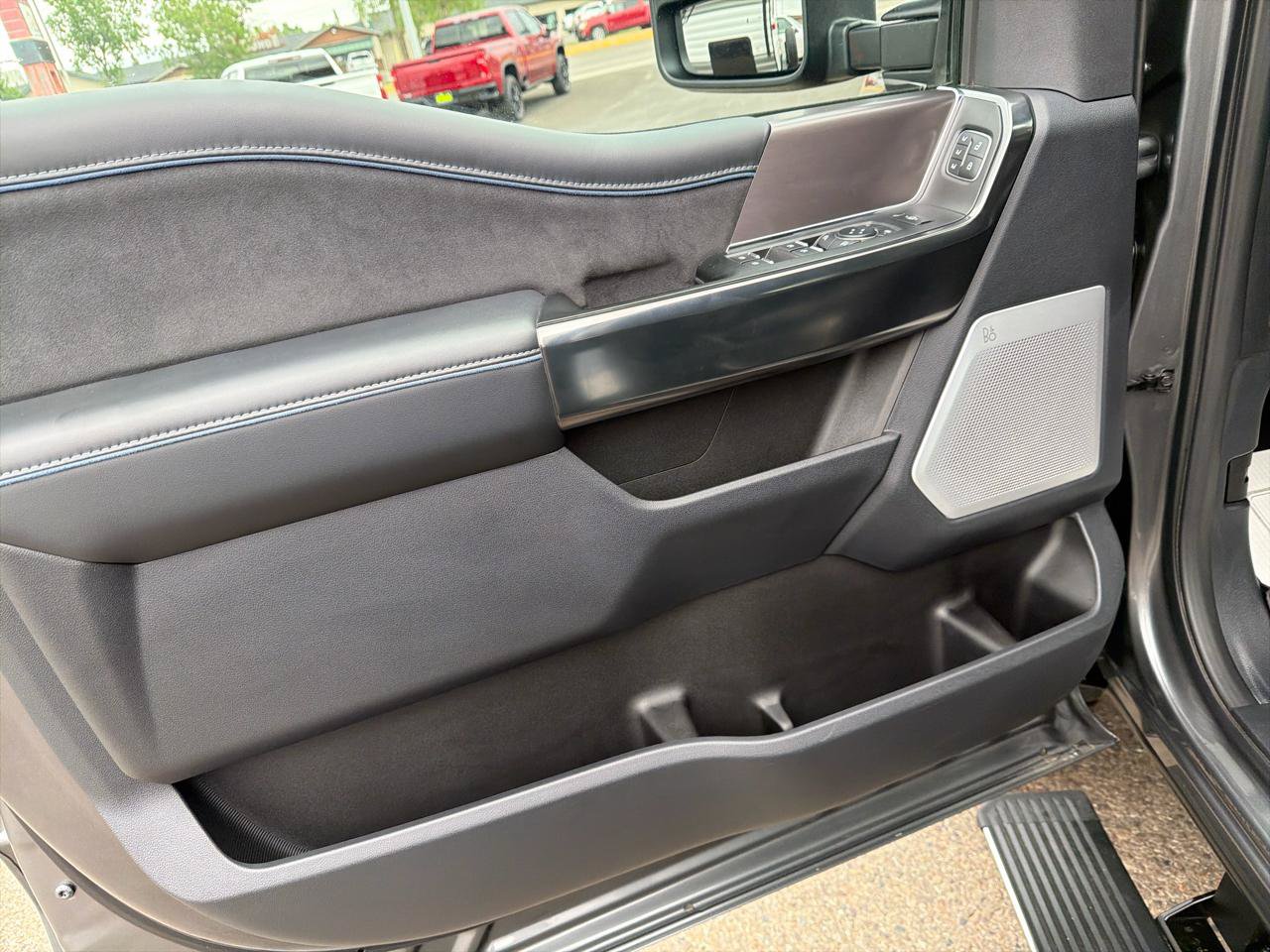 Used 2026 Ford F350 Platinum w/ Tremor Off-Road Package AWD/4WD image 13