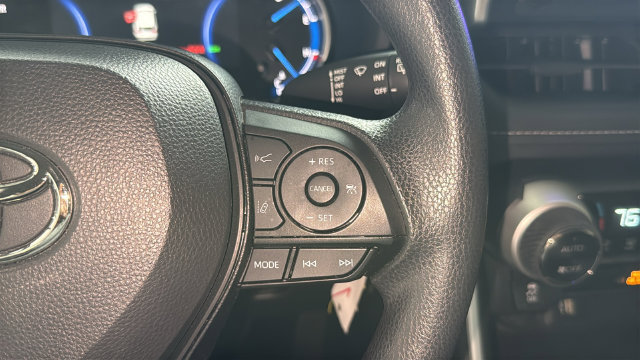 Used 2025 Toyota RAV4 LE AWD/4WD image 21