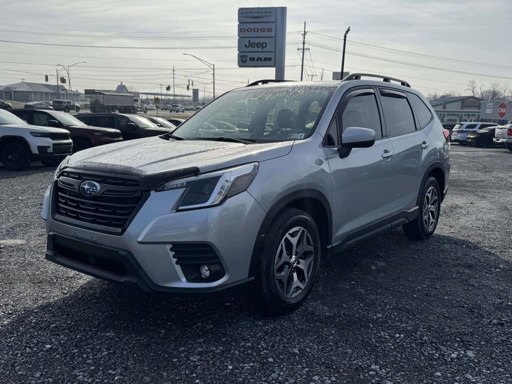 Used 2024 Subaru Forester Premium image 5
