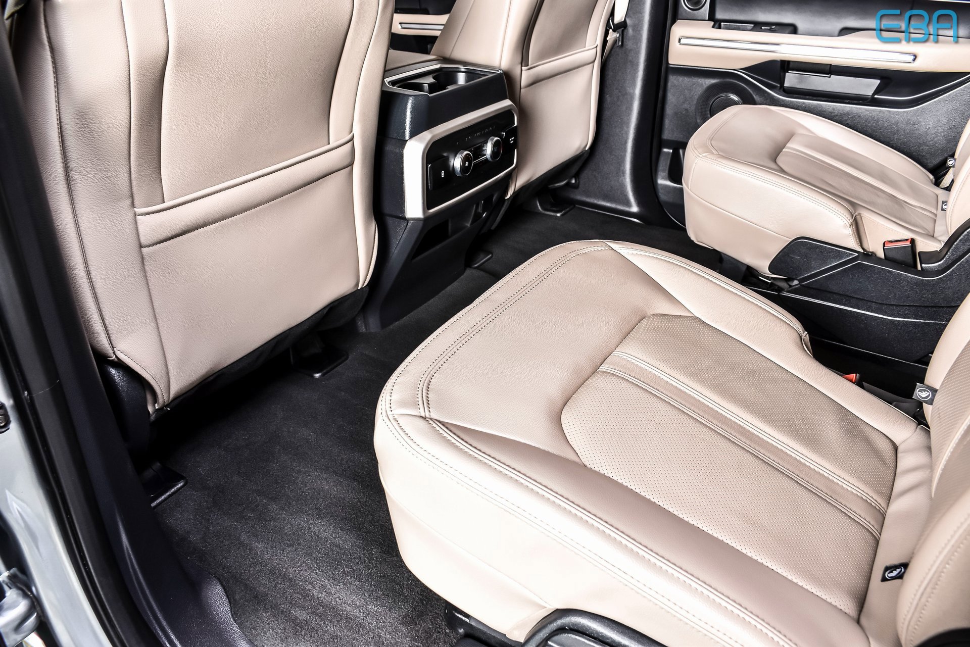 Used 2024 Ford Expedition Limited image 21