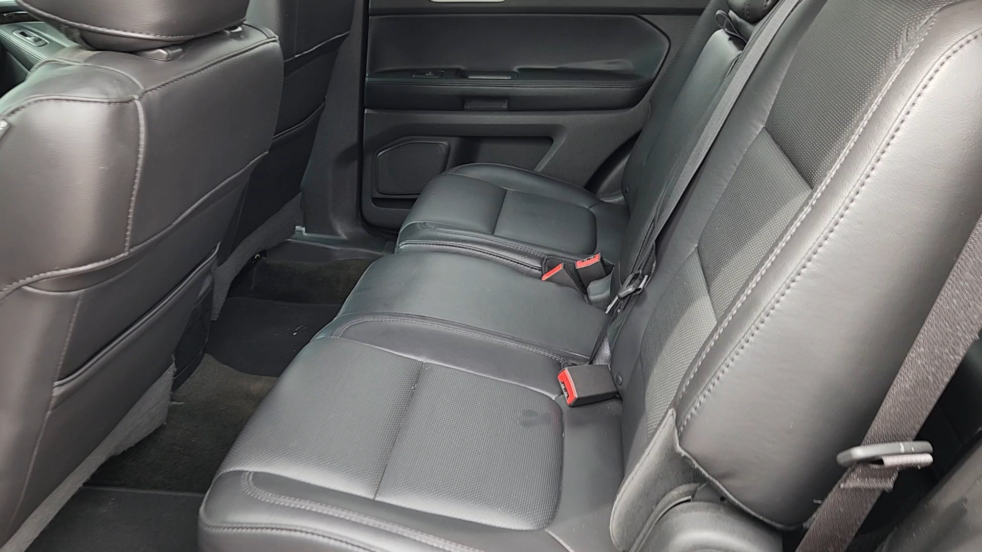 Used 2014 Ford Explorer Limited w/ Equipment Group 301A AWD/4WD image 31