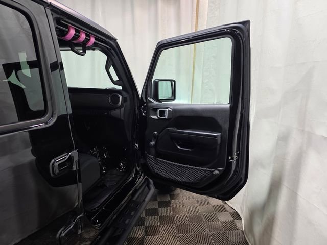 Used 2018 Jeep Wrangler Unlimited Sport image 32