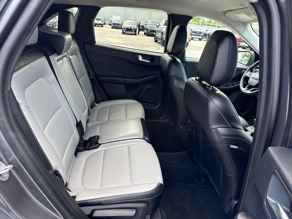Used 2023 Ford Escape Platinum AWD/4WD image 27