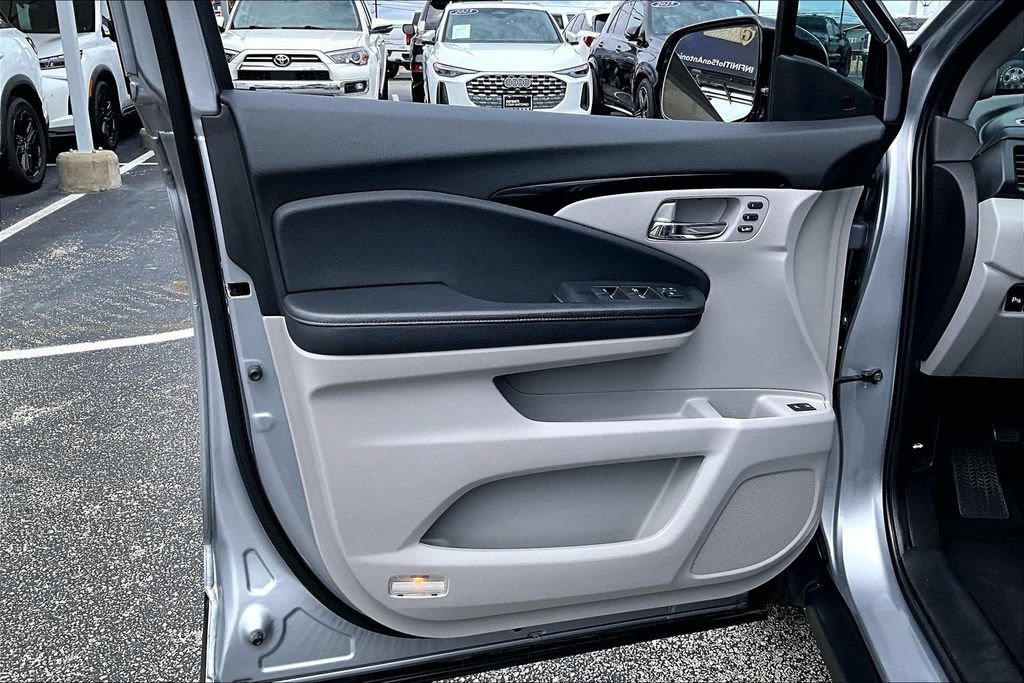 Used 2020 Honda Pilot Elite image 25
