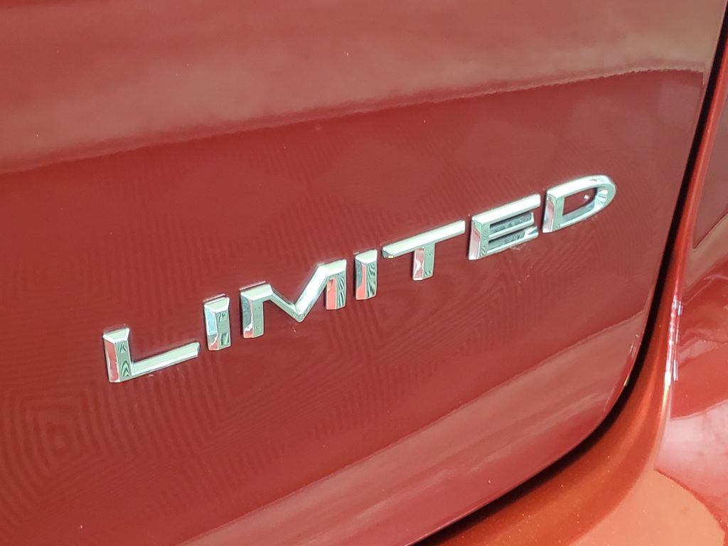 Used 2024 Chrysler Pacifica Limited FWD image 29